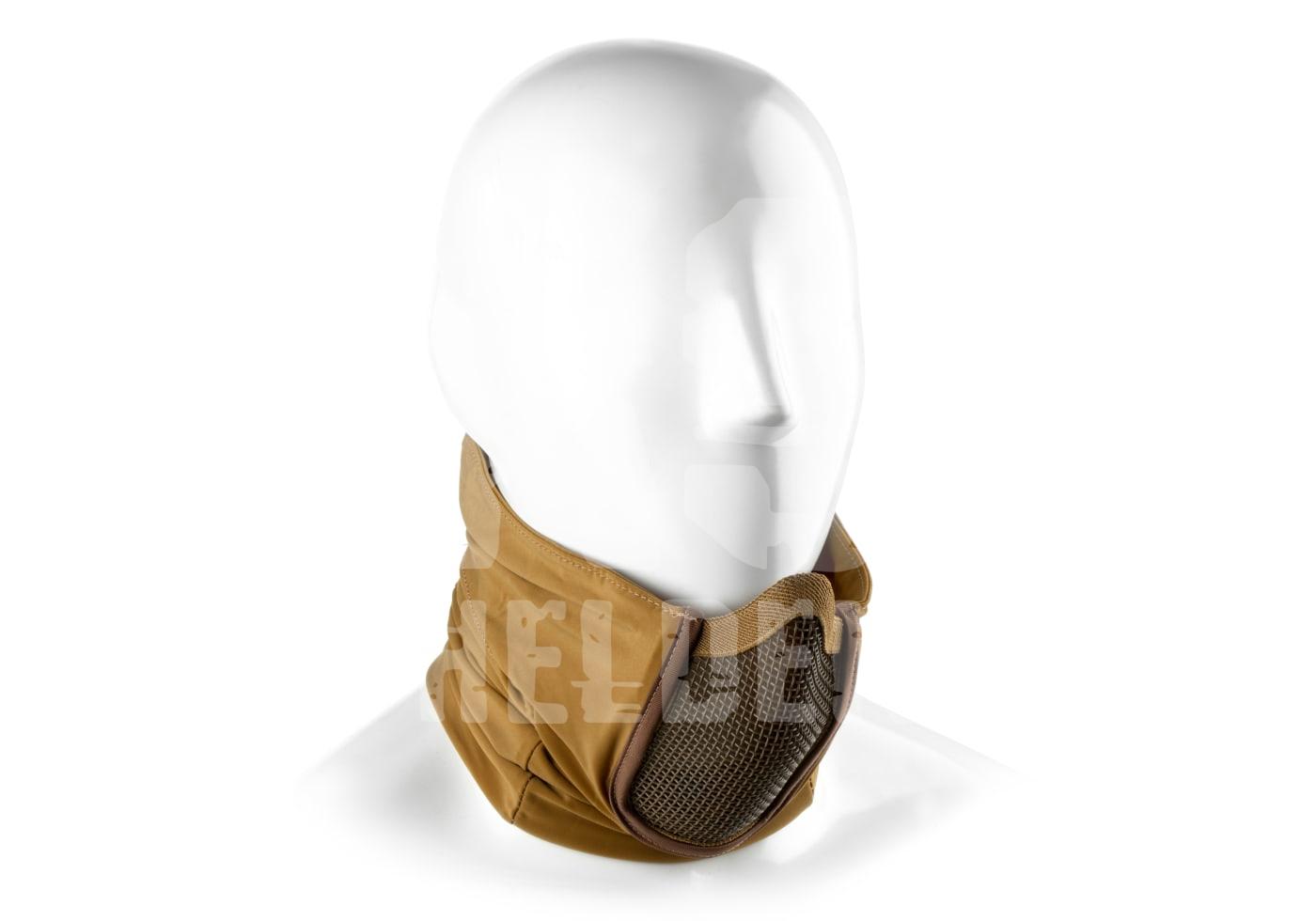 Mannequin mit beiger Airsoft-Gesichtsmaske, Metallgitter zum Schutz des Mundbereichs.