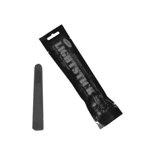 Schwarzer Chemielichtstab mit Verpackung für Airsoft-Spiele und Outdoor-Aktivitäten.