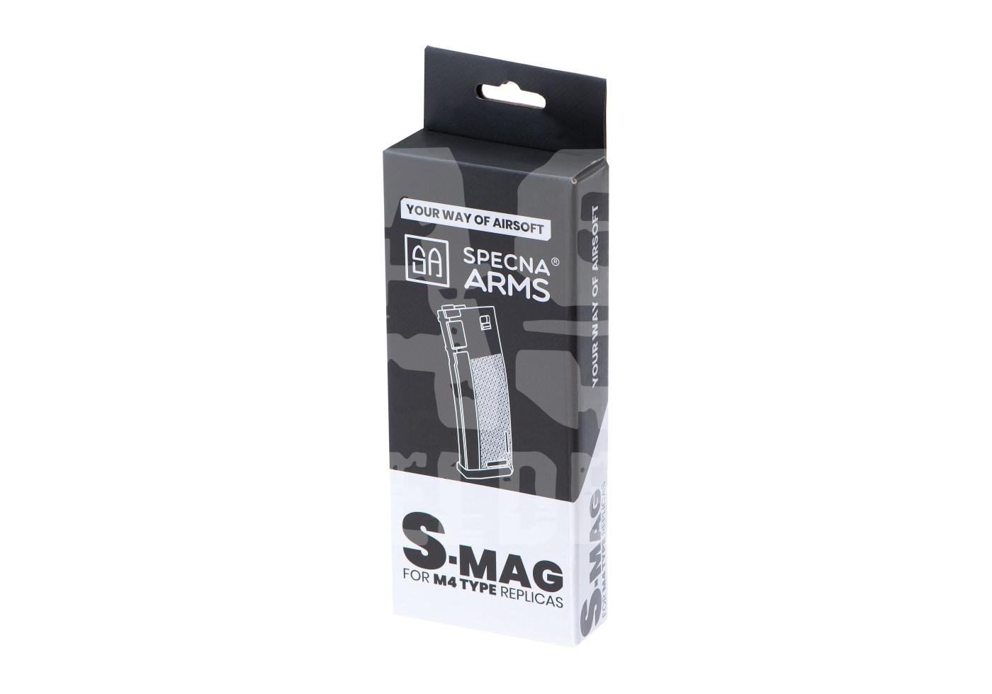 Schwarze Verpackung für S-Mag von Specna Arms, geeignet für M4 Airsoft-Repliken.