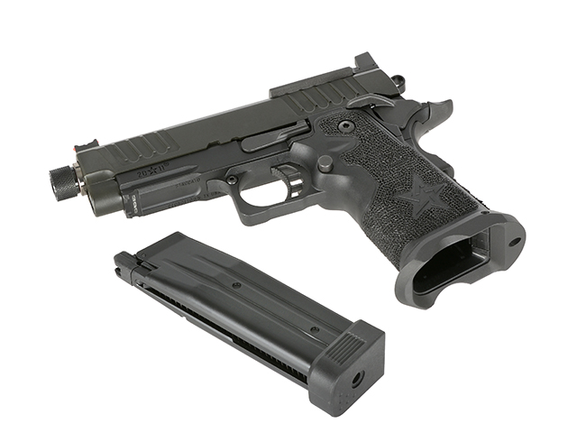 Schwarze Airsoft-Pistole mit Magazin, modernem Design und strukturierter Griffoberfläche.